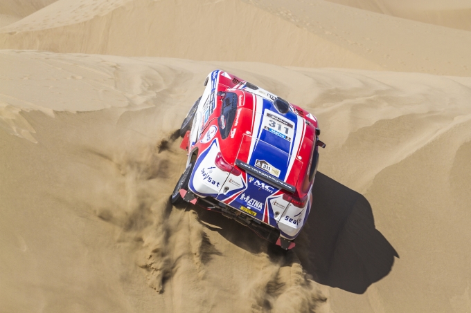 Lekke banden nekken Riwald Dakar Team: "Geen duinen, kleine zandbultjes!"